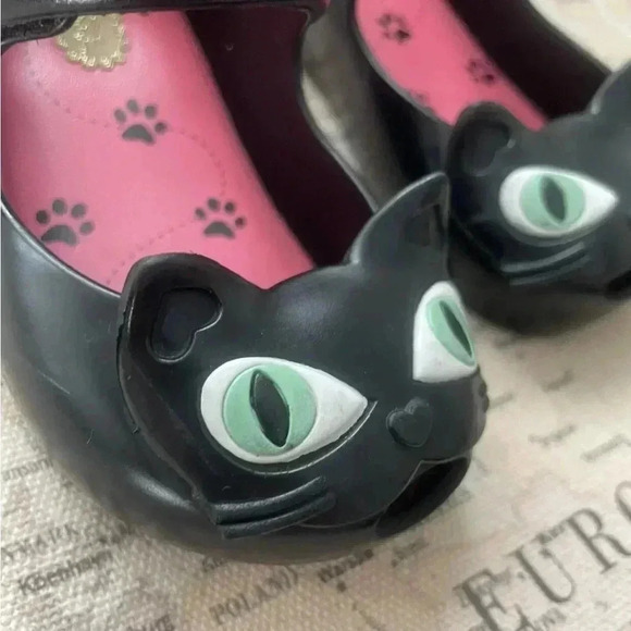 Mini Melissa 6 Ultragirl II Mary Jane
Black Cat - Picture 5 of 12